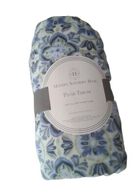 NWT Modern Southern Home Plush Throw🛋💠🛌